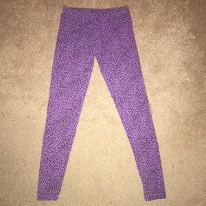 ✨FREE W/ PURCHASE✨Purple cheetah leggings
